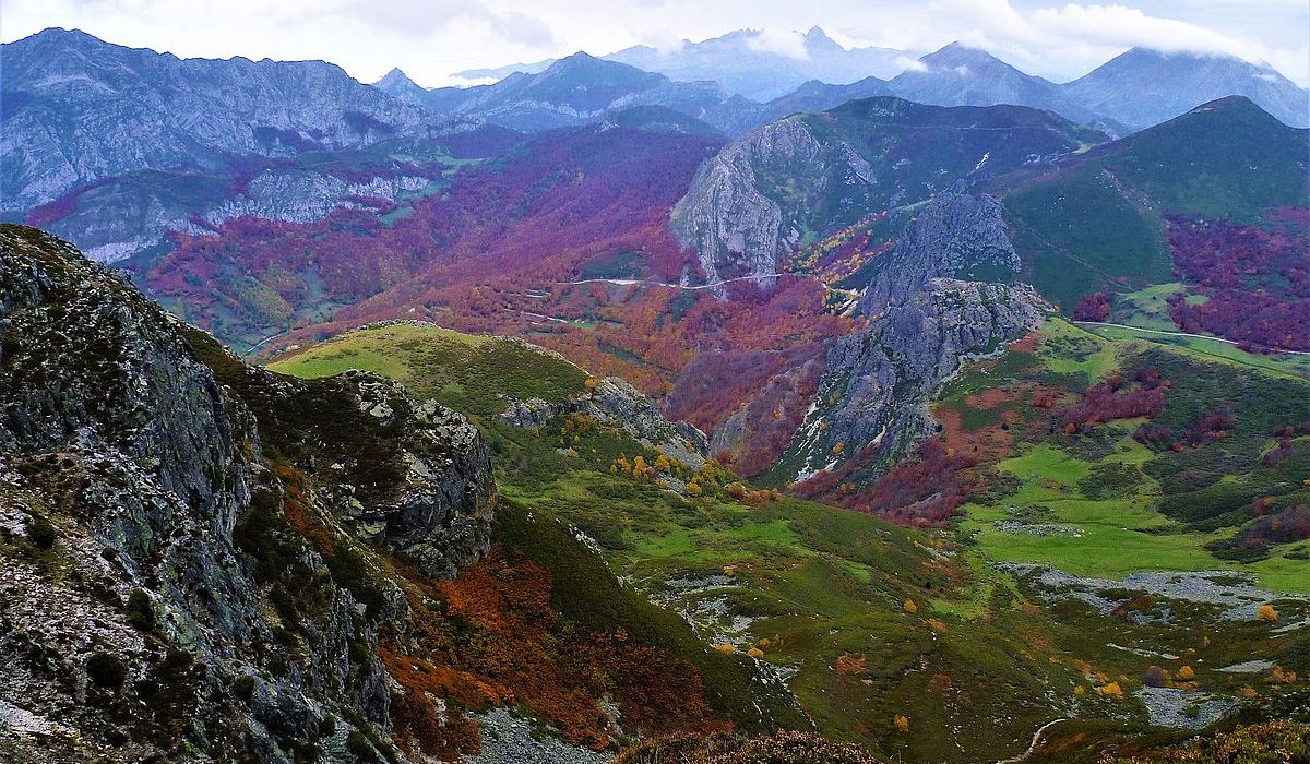1200px Parque Natural de Redes Asturias Spain 21 1200x700