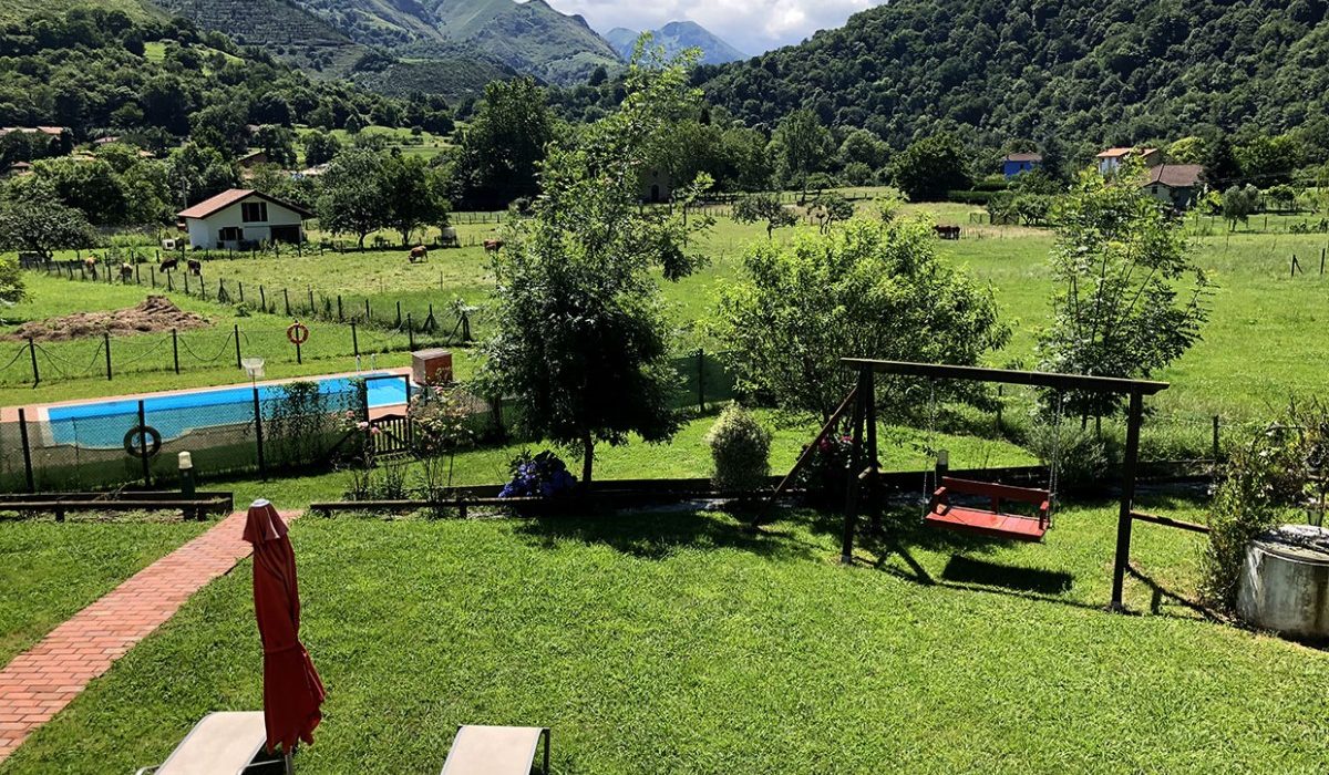 hotel piscina exteriores 2 1240x930 1 scaled 1 1200x700